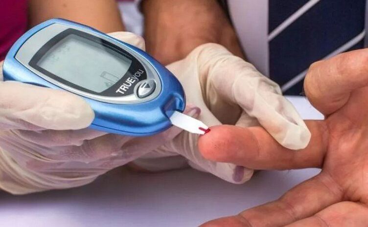 A person with risk factors for diabetes should have their blood glucose levels tested.